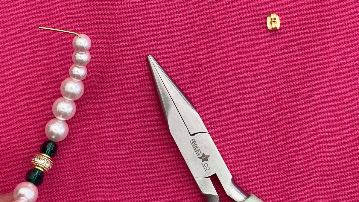 Orecchini in stile barocco con perle : Tappa 5 Orecchini in stile barocco con perle : Tappa 5