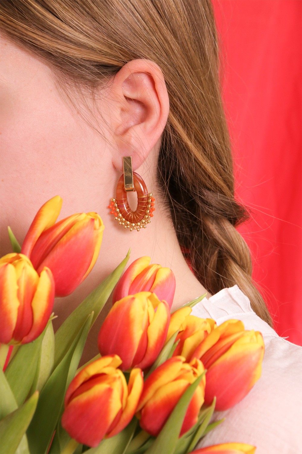 Schema Orecchini vintage in resina marmorizzata e intreccio di perle Schema Orecchini vintage in resina marmorizzata e intreccio di perle