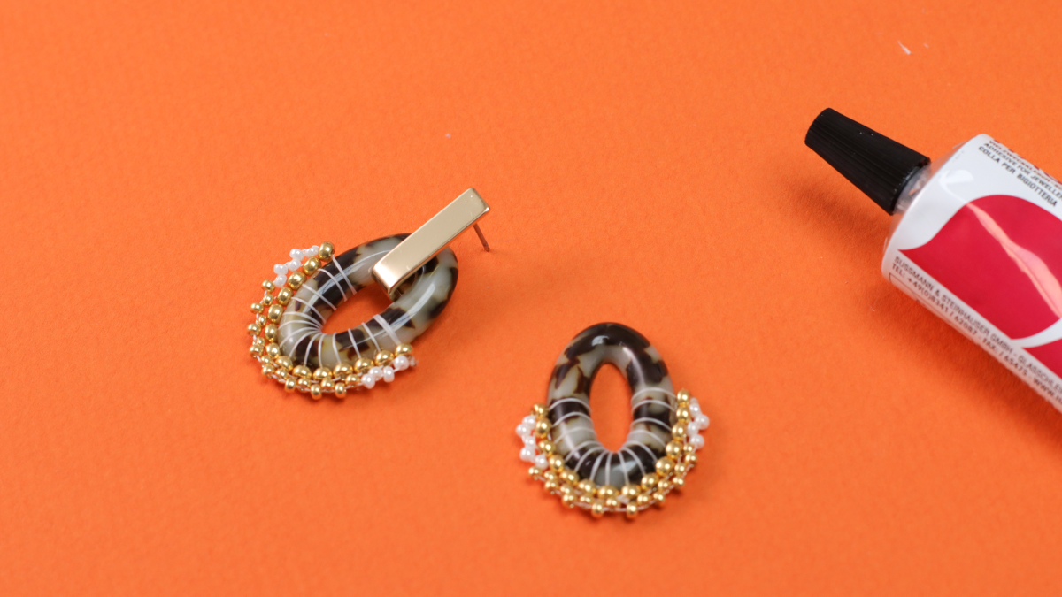 Orecchini vintage in resina marmorizzata e intreccio di perle : Tappa 9 Orecchini vintage in resina marmorizzata e intreccio di perle : Tappa 9