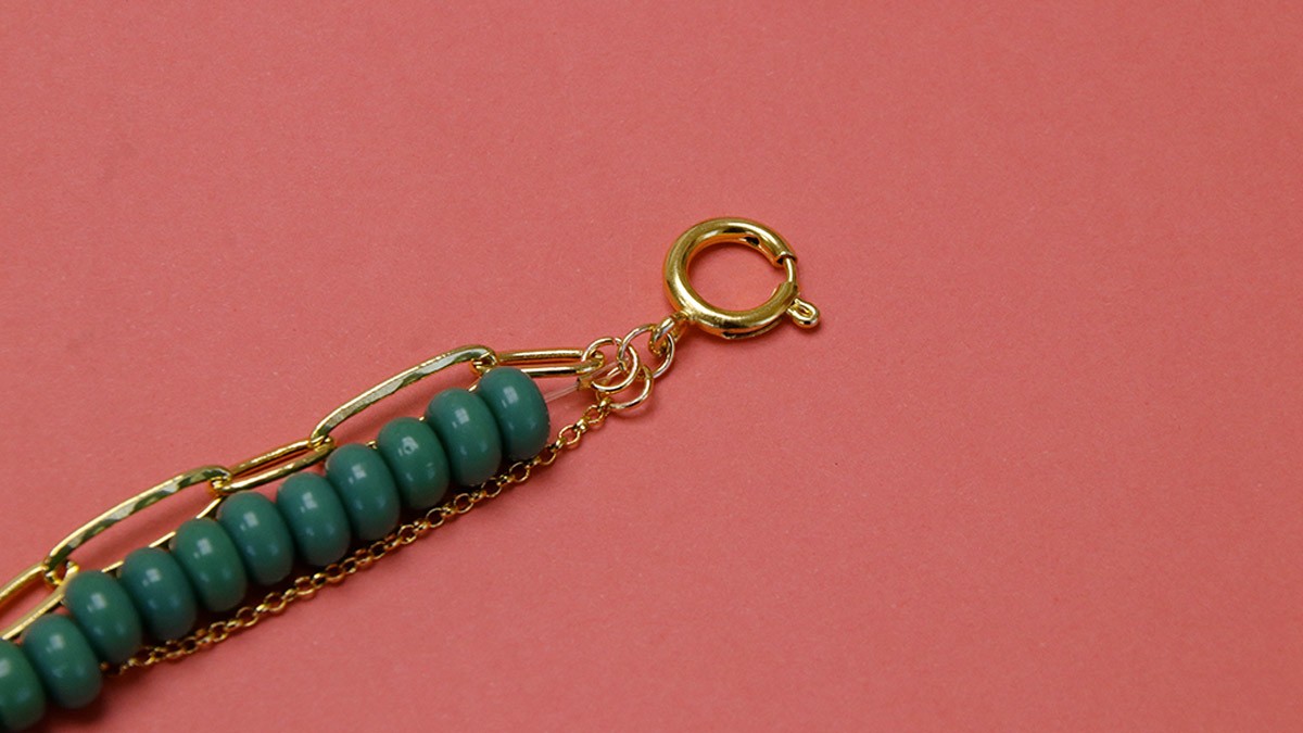 Tuto collana multi fili di perline heishi : Tappa 8 Tuto collana multi fili di perline heishi : Tappa 8