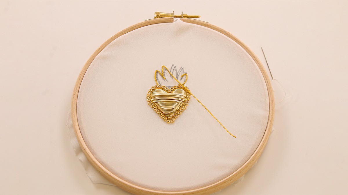 Spilla Tuto cannetille ex-voto : Tappa 6 Spilla Tuto cannetille ex-voto : Tappa 6