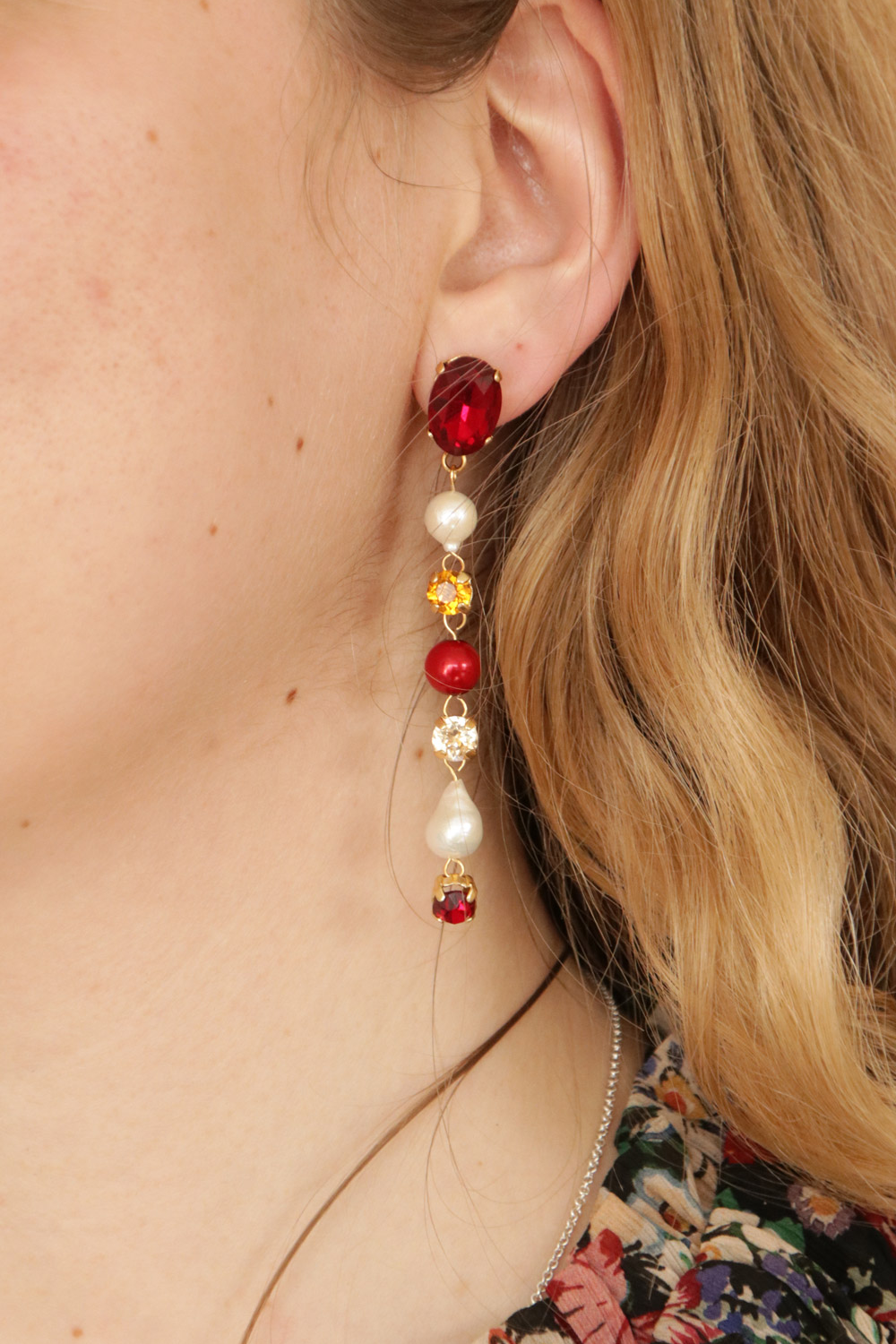 Schema Orecchini pendenti originali fai da te con cristalli e perle d'acqua dolce Schema Orecchini pendenti originali fai da te con cristalli e perle d'acqua dolce