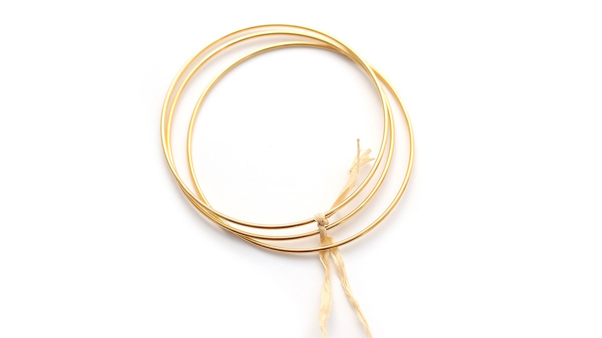 Bracciale in rafia e fili di seta colorati : Tappa 1 Bracciale in rafia e fili di seta colorati : Tappa 1