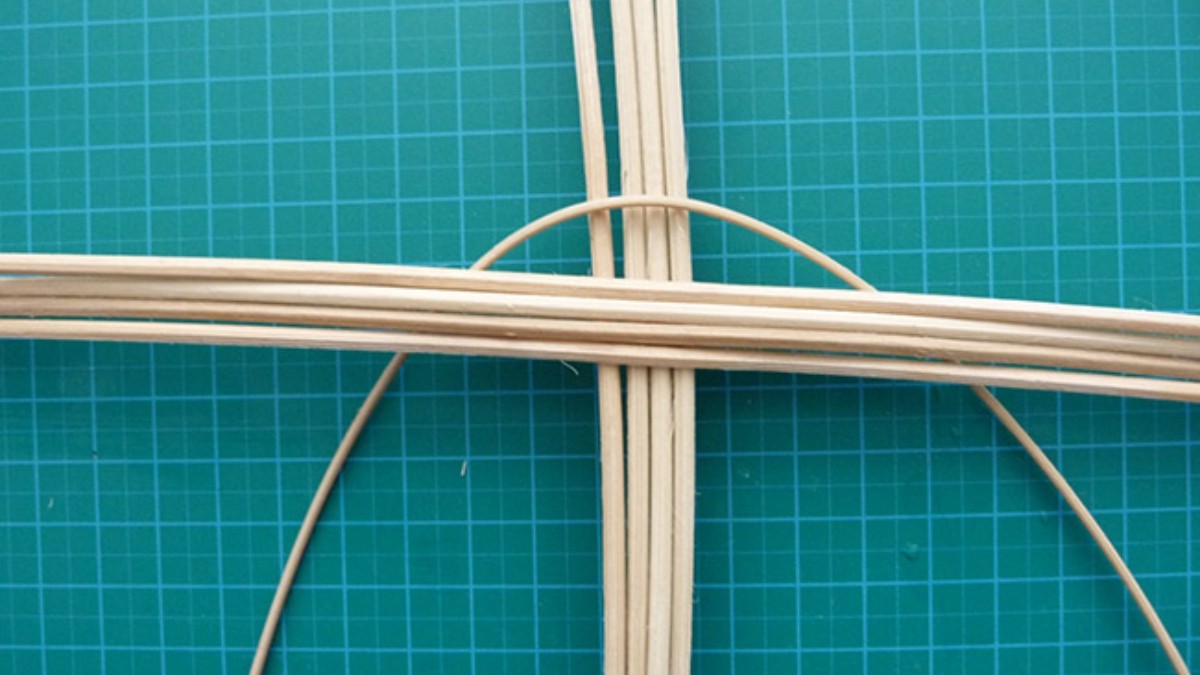 Facile fai da te - Specchio in rattan : Tappa 4 Facile fai da te - Specchio in rattan : Tappa 4