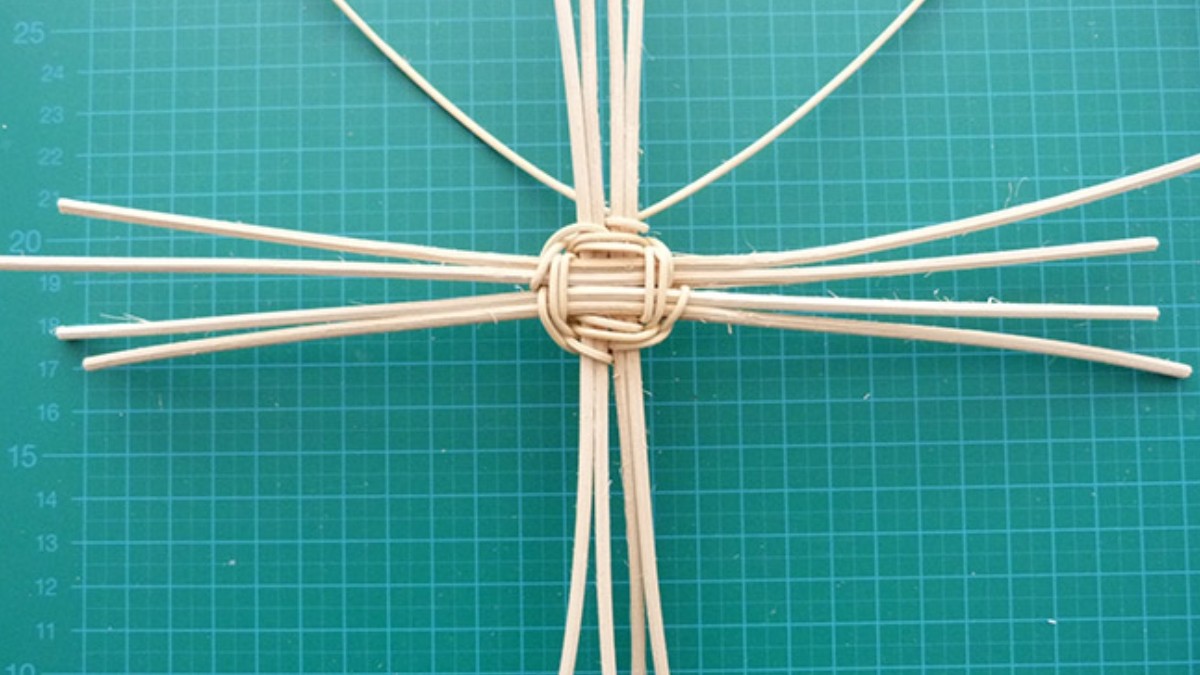 Facile fai da te - Specchio in rattan : Tappa 5 Facile fai da te - Specchio in rattan : Tappa 5