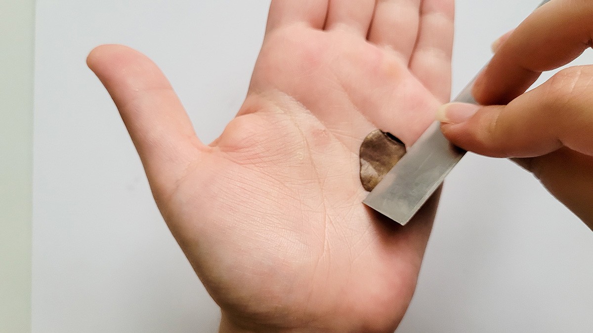 Orecchini a fiore in argilla polimerica placcata in oro : Tappa 9 Orecchini a fiore in argilla polimerica placcata in oro : Tappa 9