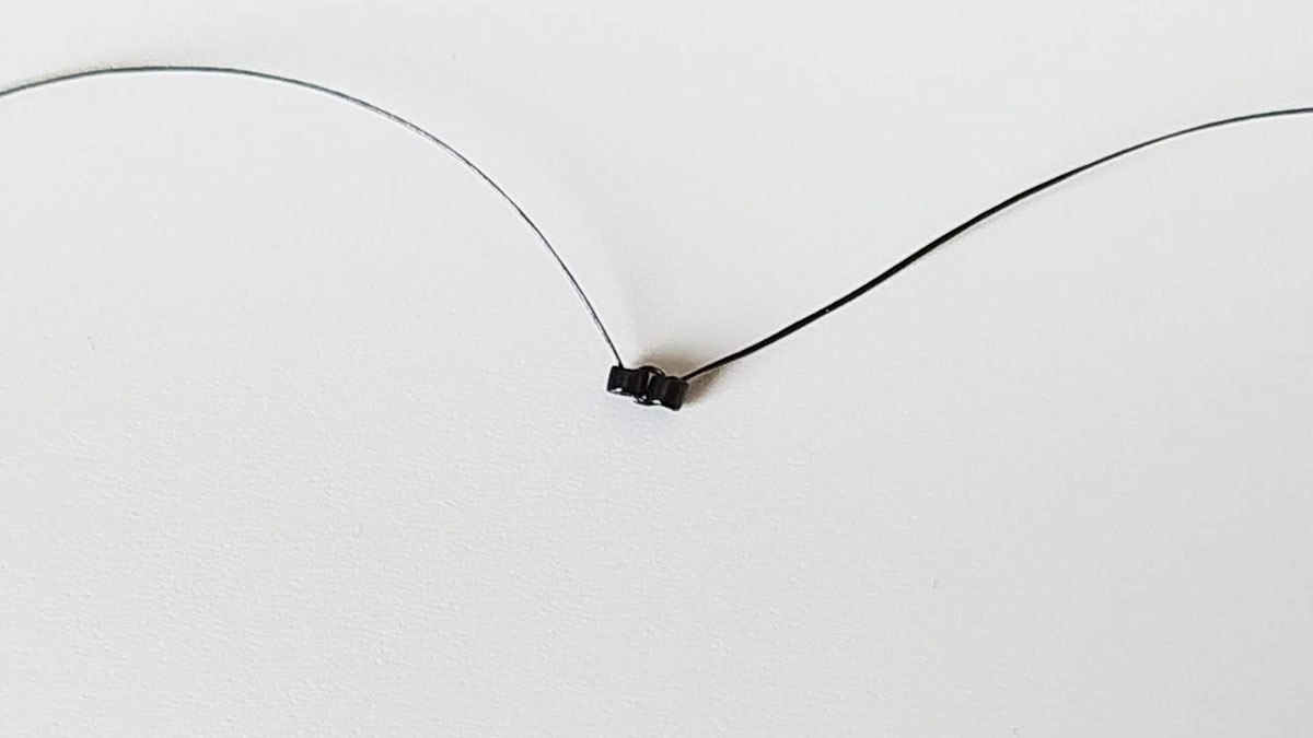 Orecchini con albero di Natale a punto mattone : Tappa 2 Orecchini con albero di Natale a punto mattone : Tappa 2