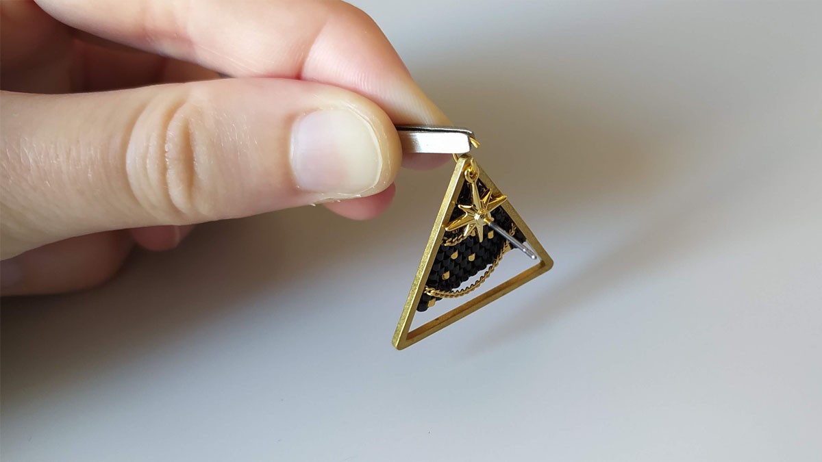 Orecchini con albero di Natale a punto mattone : Tappa 12 Orecchini con albero di Natale a punto mattone : Tappa 12