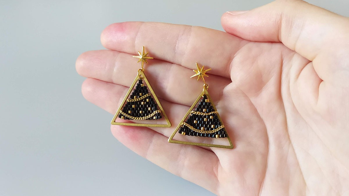 Orecchini con albero di Natale a punto mattone : Tappa 13 Orecchini con albero di Natale a punto mattone : Tappa 13