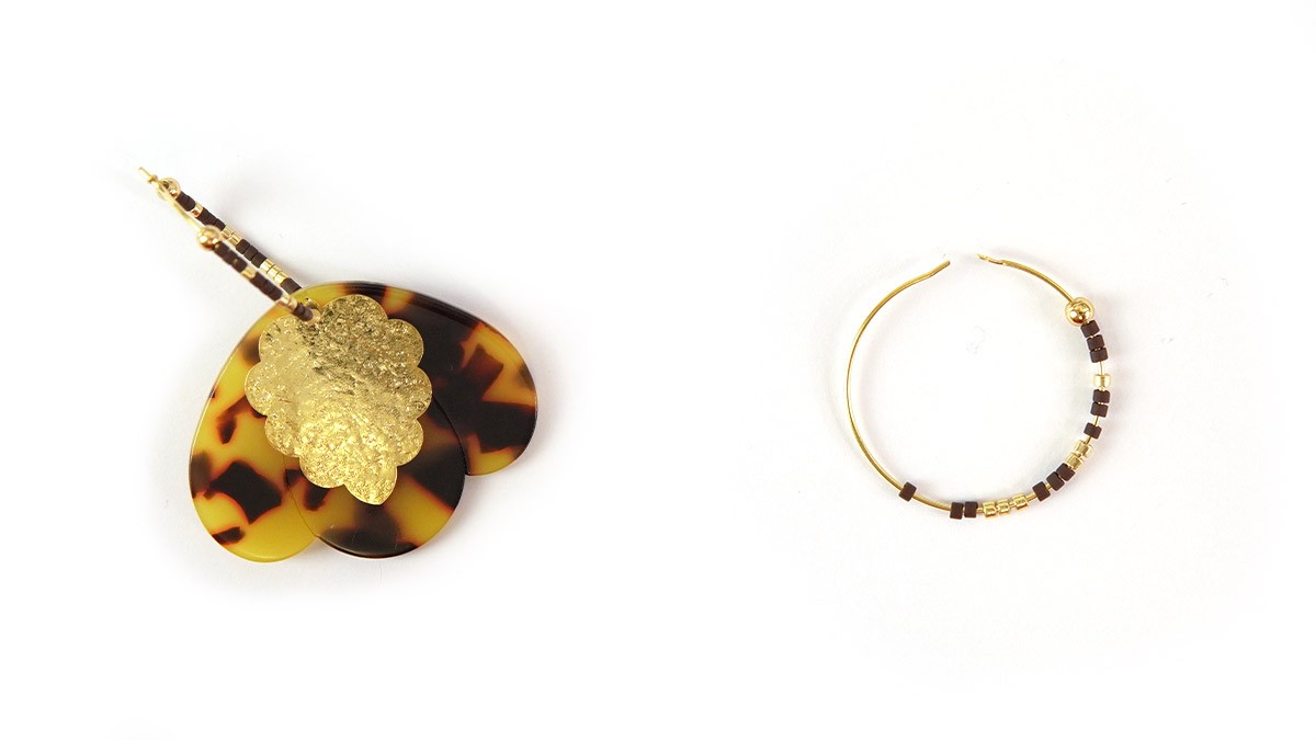 Orecchini 3 petali in acetato e foglie d'oro : Tappa 2 Orecchini 3 petali in acetato e foglie d'oro : Tappa 2