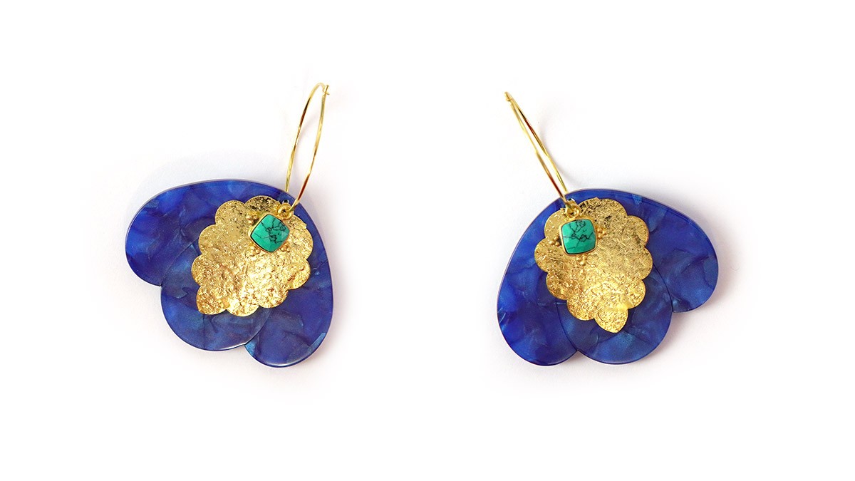 Orecchini 3 petali in acetato e foglie d'oro : Tappa 4 Orecchini 3 petali in acetato e foglie d'oro : Tappa 4