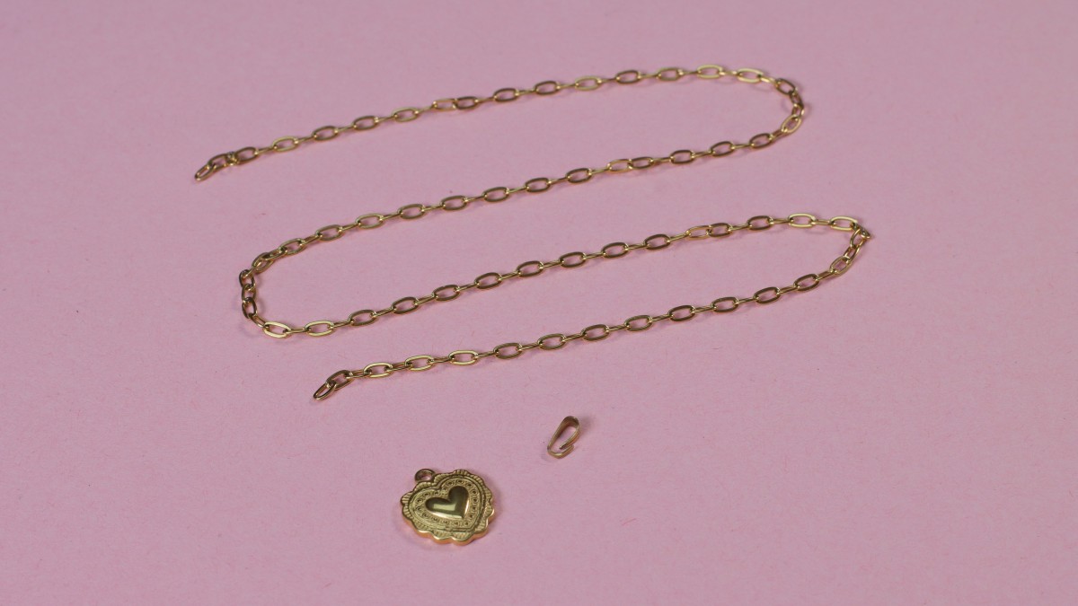 Collana a più fili con catene e perle perlate : Tappa 7 Collana a più fili con catene e perle perlate : Tappa 7