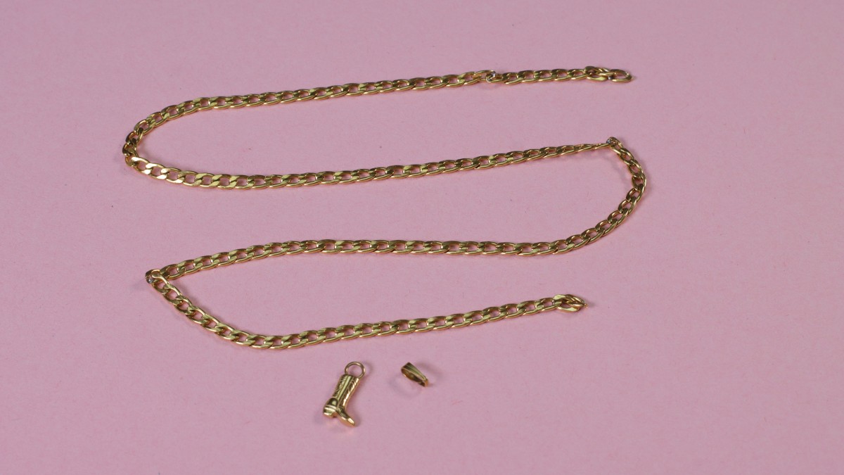 Collana a più fili con catene e perle perlate : Tappa 9 Collana a più fili con catene e perle perlate : Tappa 9