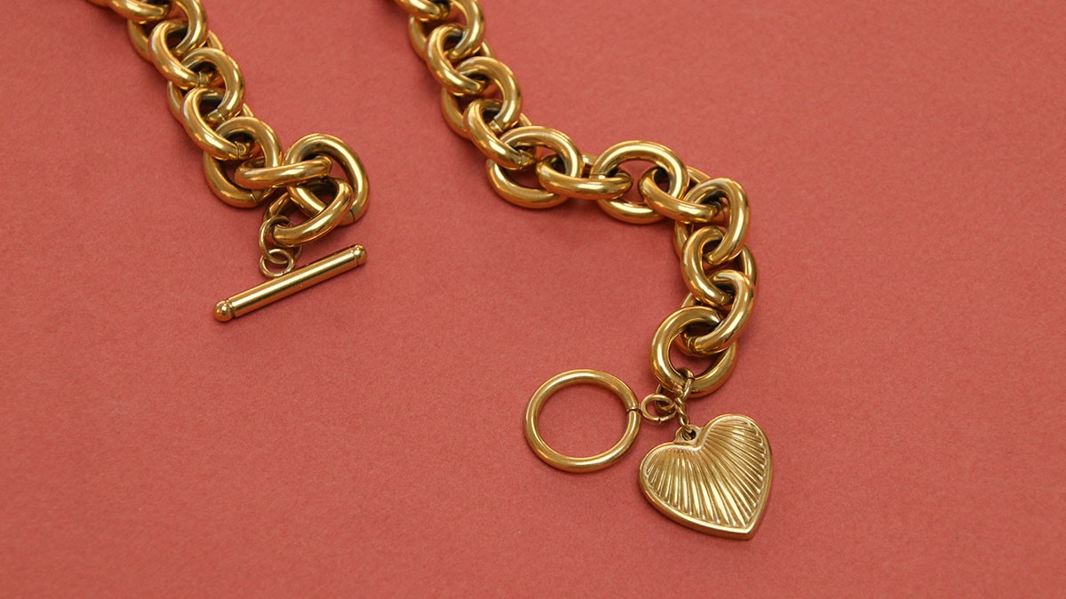 Collana con chiusura a T e ciondolo a cuore : Tappa 2 Collana con chiusura a T e ciondolo a cuore : Tappa 2