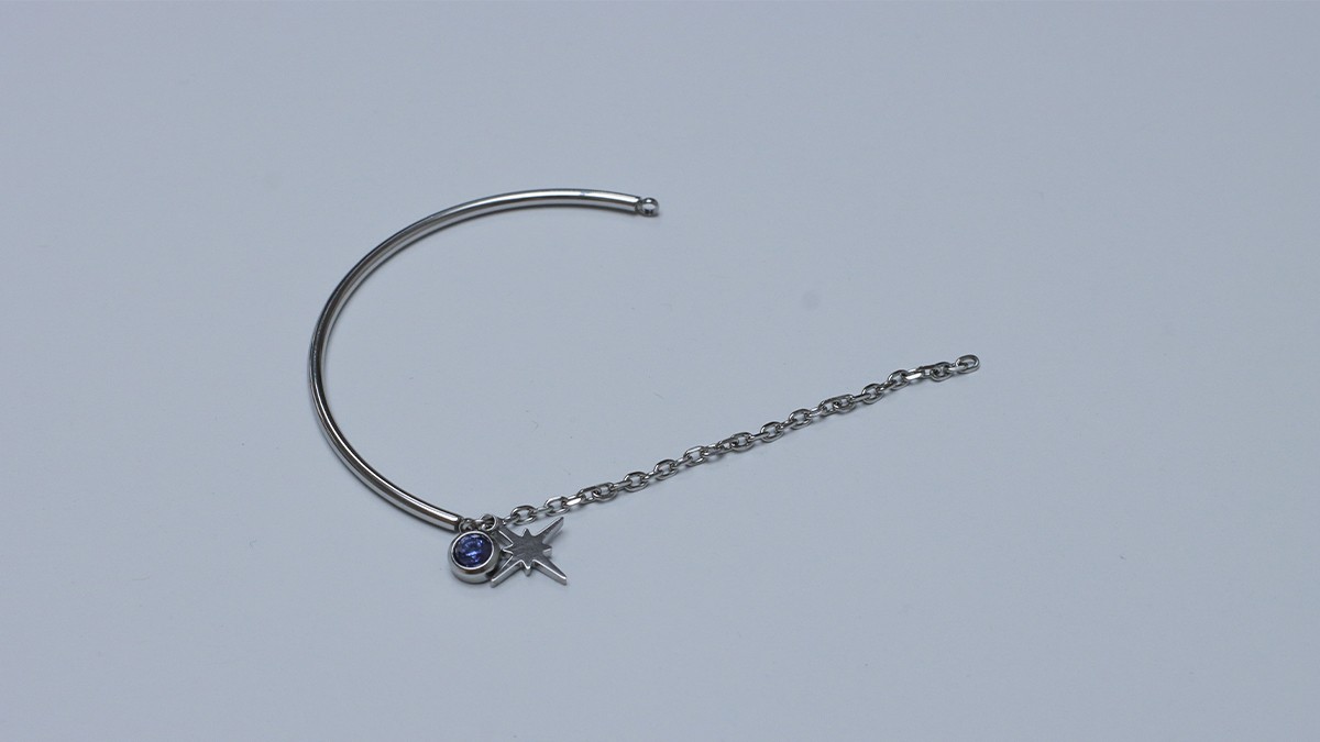 Bracciale semicircolare in acciaio inossidabile personalizzabile con charms : Tappa 2 Bracciale semicircolare in acciaio inossidabile personalizzabile con charms : Tappa 2
