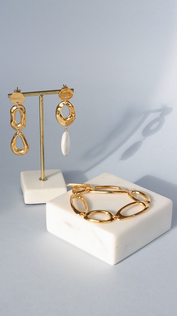 Schema Gioielli a bolle - Bracciale a maglie e orecchini asimmetrici Schema Gioielli a bolle - Bracciale a maglie e orecchini asimmetrici