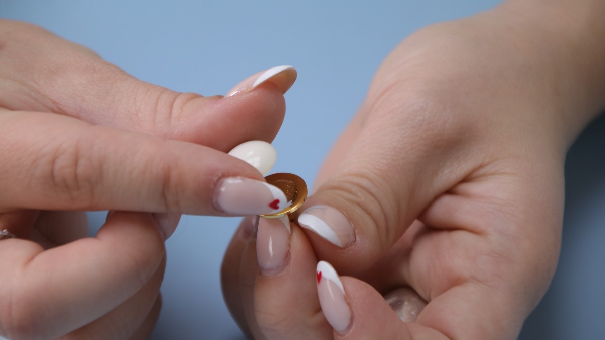 Orecchini con perle di resina a forma di pera : Tappa 1 Orecchini con perle di resina a forma di pera : Tappa 1