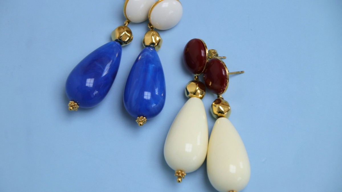 Orecchini con perle di resina a forma di pera : Tappa 3 Orecchini con perle di resina a forma di pera : Tappa 3