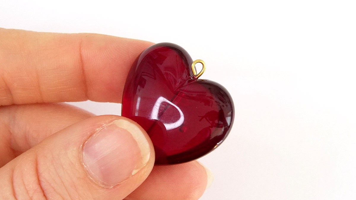 Maxi orecchini a cuore in resina : Tappa 3 Maxi orecchini a cuore in resina : Tappa 3