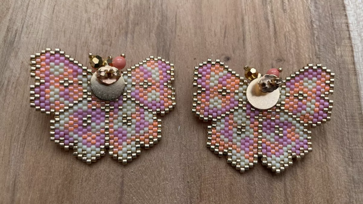 Orecchini con fiori intrecciati a punto mattone : Tappa 35 Orecchini con fiori intrecciati a punto mattone : Tappa 35