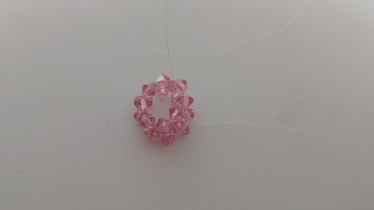 Orecchini creoli con tamburo di perle tutorial : Tappa 4 Orecchini creoli con tamburo di perle tutorial : Tappa 4