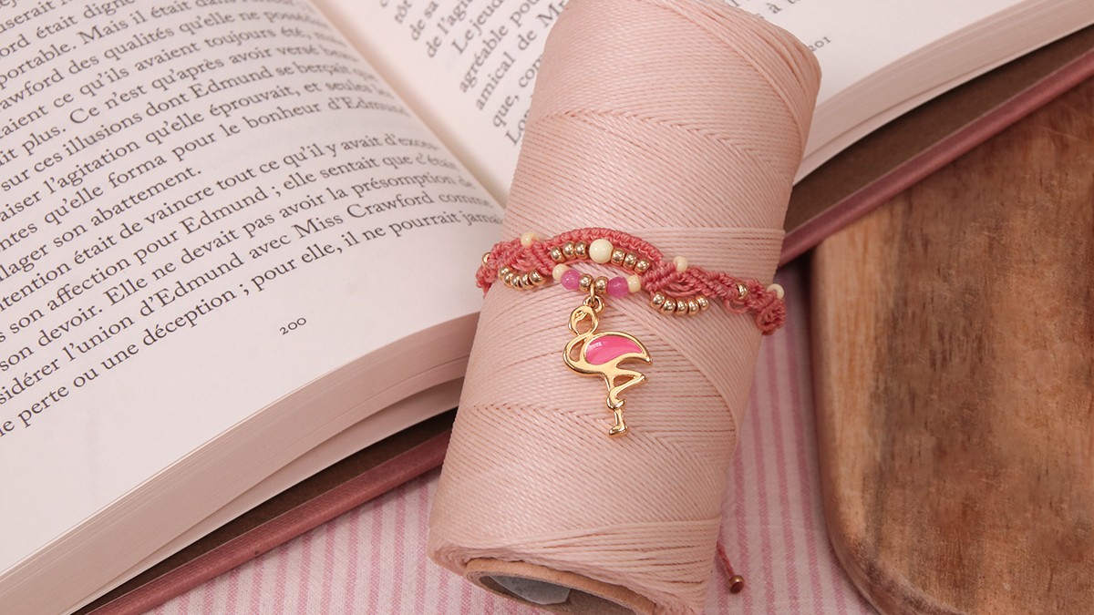 Schema Bracciale estivo in micro-macramè Schema Bracciale estivo in micro-macramè