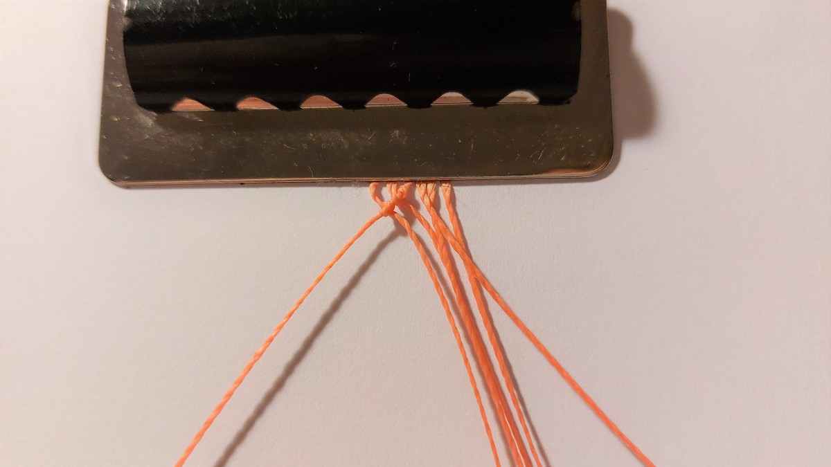 Bracciale estivo in micro-macramè : Tappa 3 Bracciale estivo in micro-macramè : Tappa 3