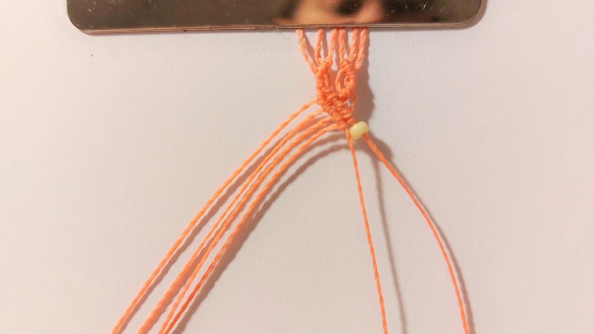 Bracciale estivo in micro-macramè : Tappa 7 Bracciale estivo in micro-macramè : Tappa 7