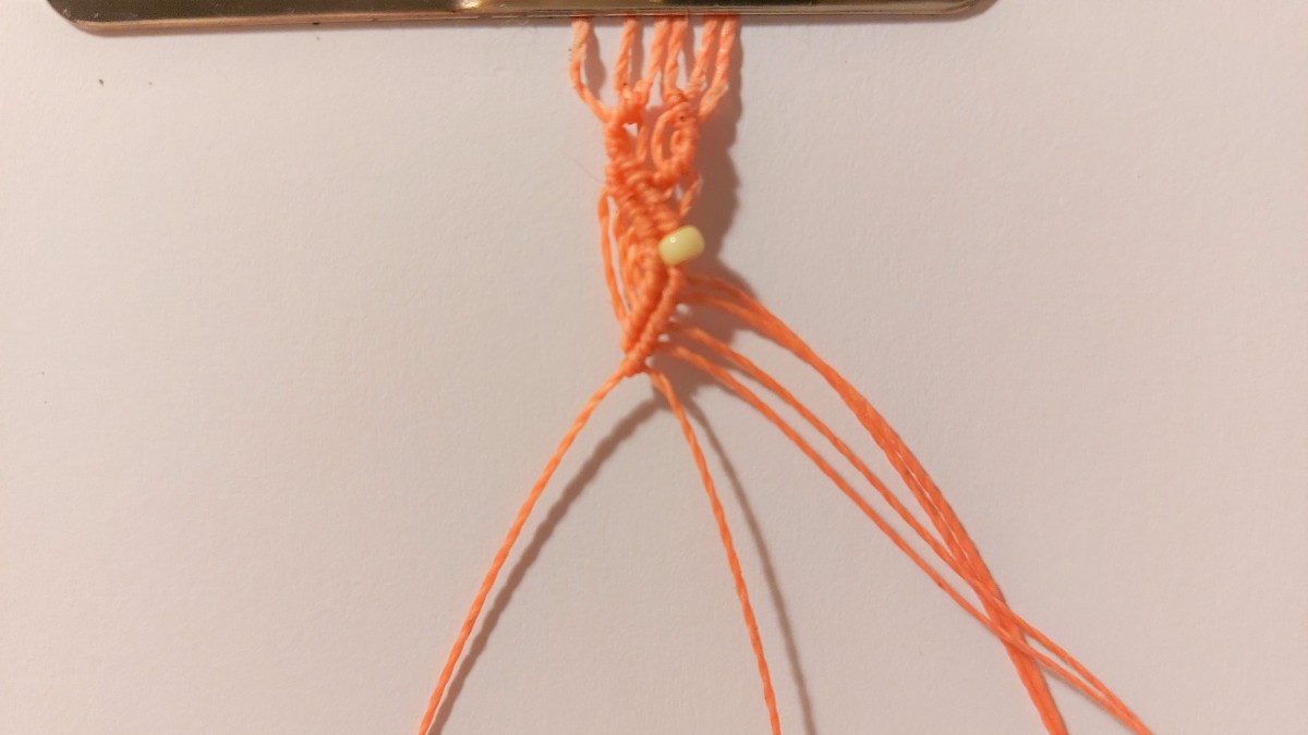 Bracciale estivo in micro-macramè : Tappa 9 Bracciale estivo in micro-macramè : Tappa 9