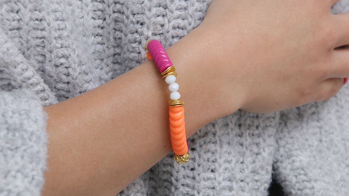 Schema Braccialetti elastici con perline tubolari fantasia Schema Braccialetti elastici con perline tubolari fantasia