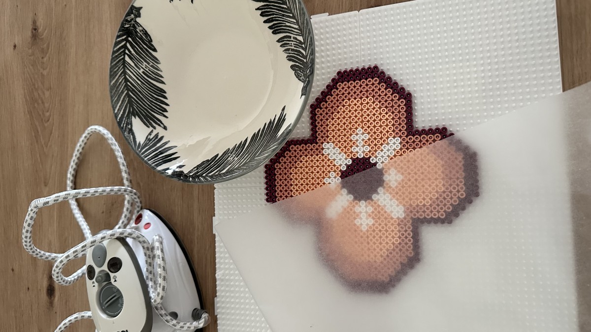 Piatto di gioielli in perle HAMA : Tappa 3 Piatto di gioielli in perle HAMA : Tappa 3