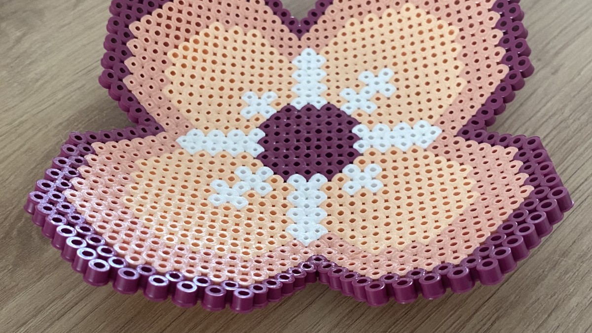 Piatto di gioielli in perle HAMA : Tappa 6 Piatto di gioielli in perle HAMA : Tappa 6