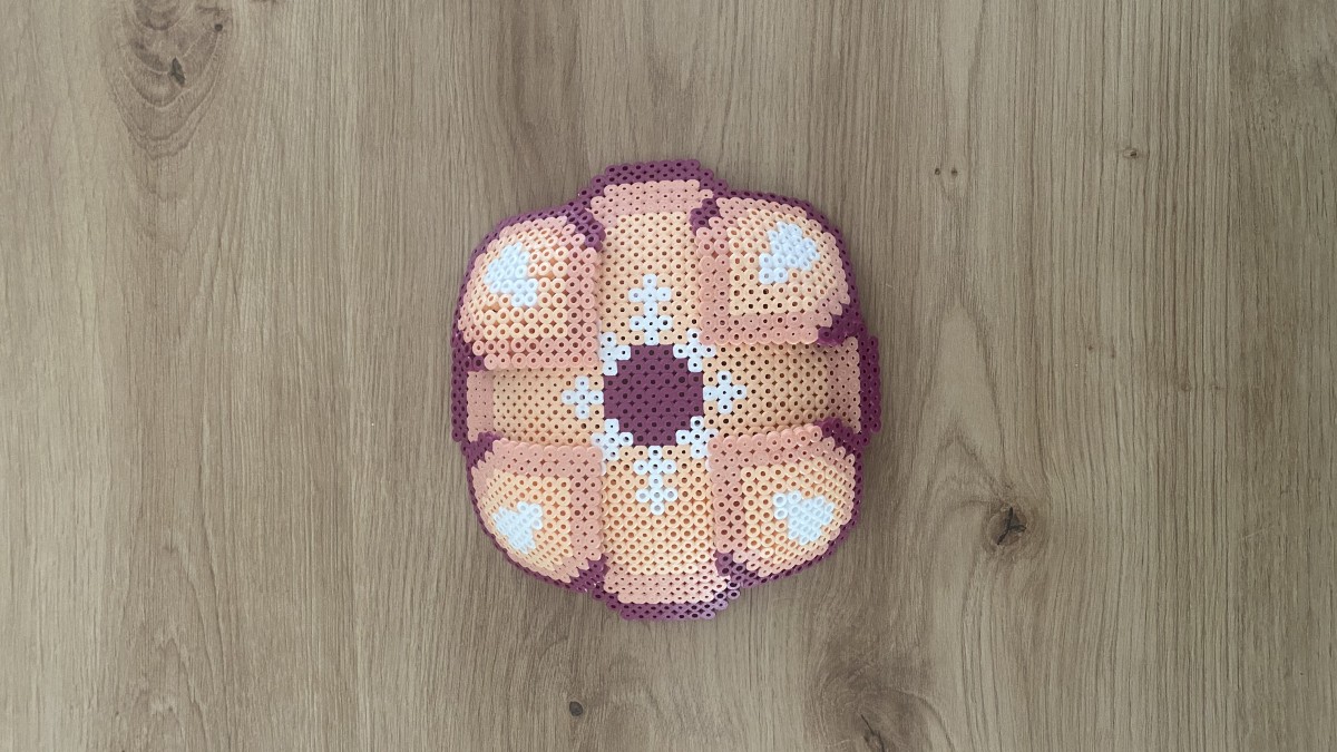 Piatto di gioielli in perle HAMA : Tappa 9 Piatto di gioielli in perle HAMA : Tappa 9