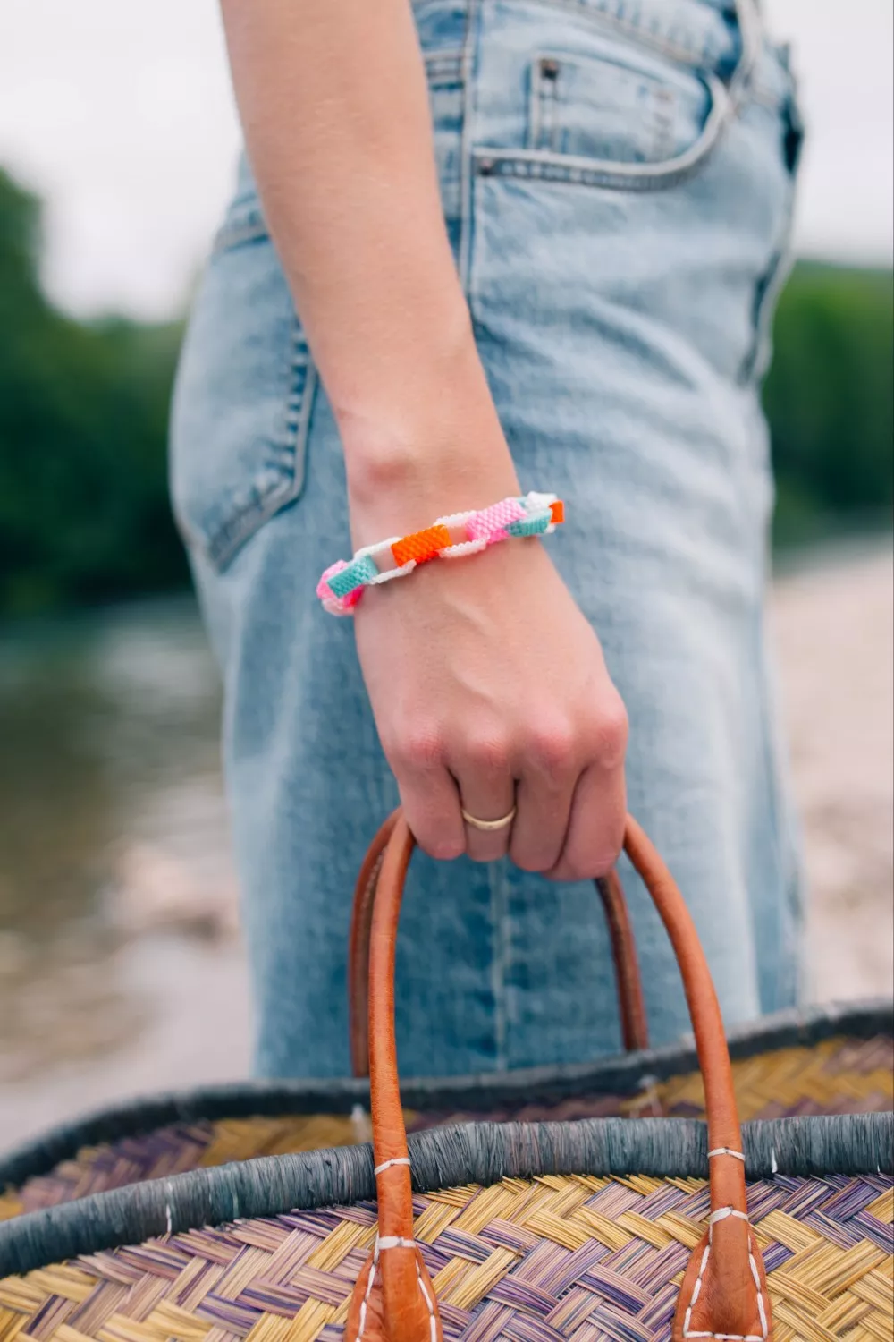 Schema Bracciale a maglie colorate con perle Miyuki Delica 10/0 Schema Bracciale a maglie colorate con perle Miyuki Delica 10/0