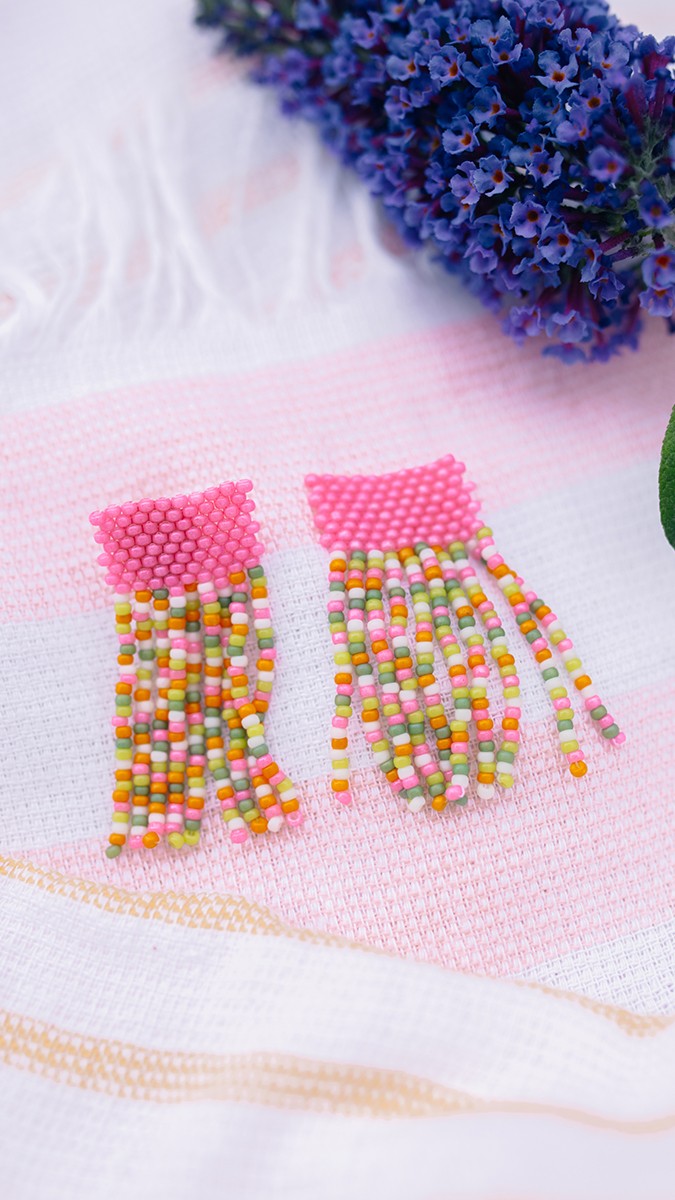 Schema Coppia di orecchini con frange a trama peyote Schema Coppia di orecchini con frange a trama peyote