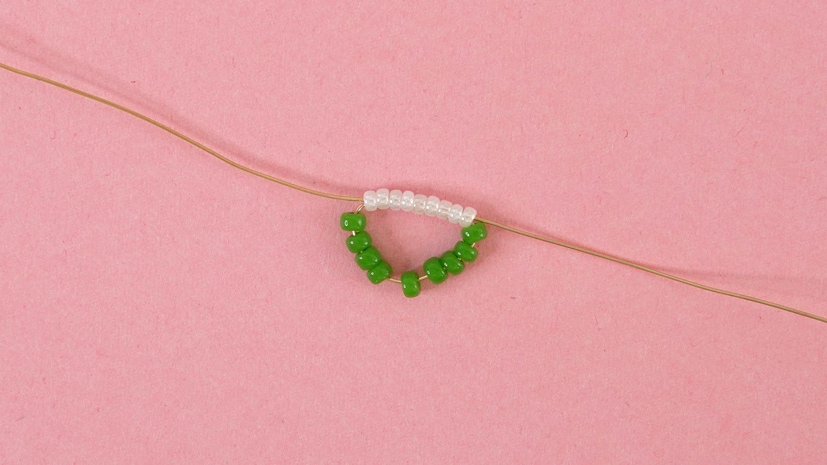 Collana di perle con ciondoli a forma di anguria : Tappa 2 Collana di perle con ciondoli a forma di anguria : Tappa 2