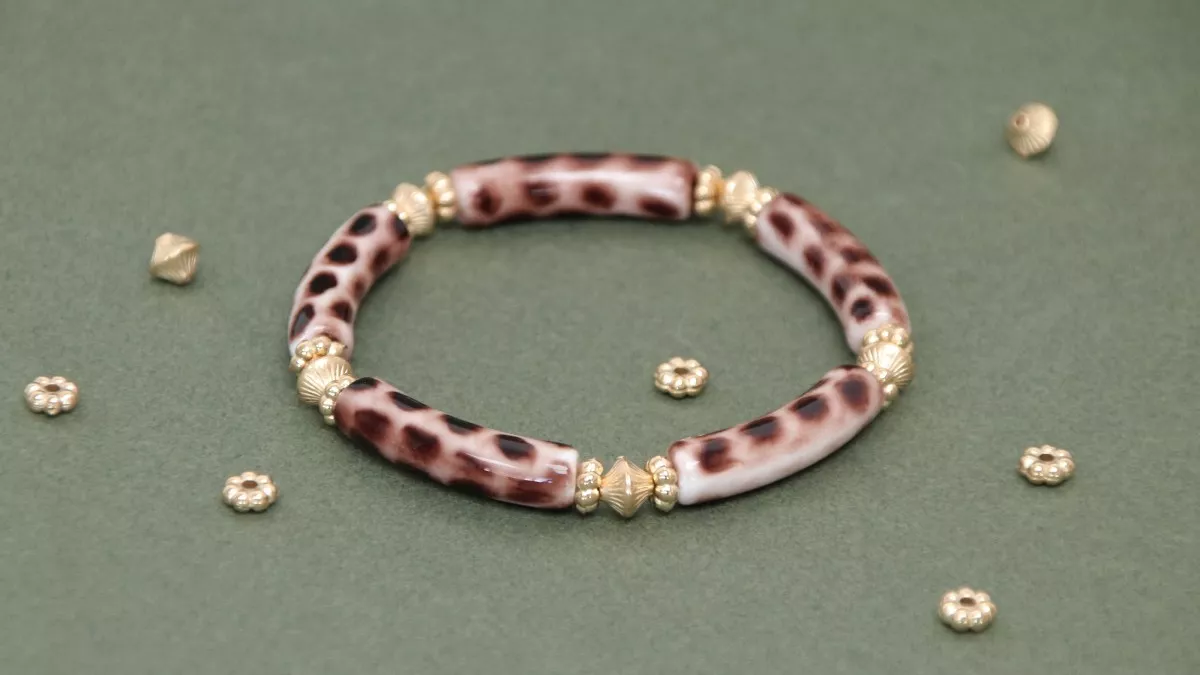 Schema Bracciale elastico con perline a tubo stampato leopardo Schema Bracciale elastico con perline a tubo stampato leopardo