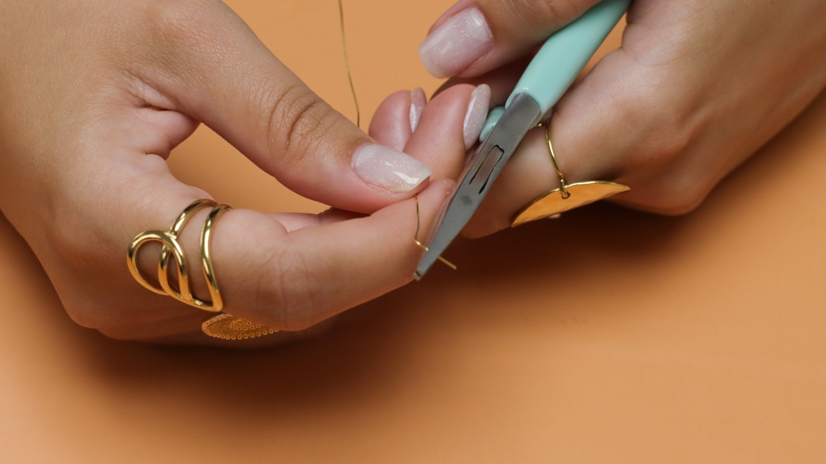 Collane con pietre naturali e charm a forma di lettera : Tappa 1 Collane con pietre naturali e charm a forma di lettera : Tappa 1