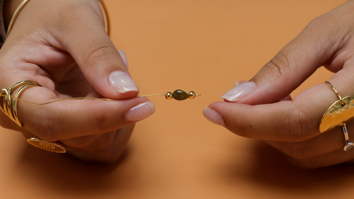 Collane con pietre naturali e charm a forma di lettera : Tappa 3 Collane con pietre naturali e charm a forma di lettera : Tappa 3