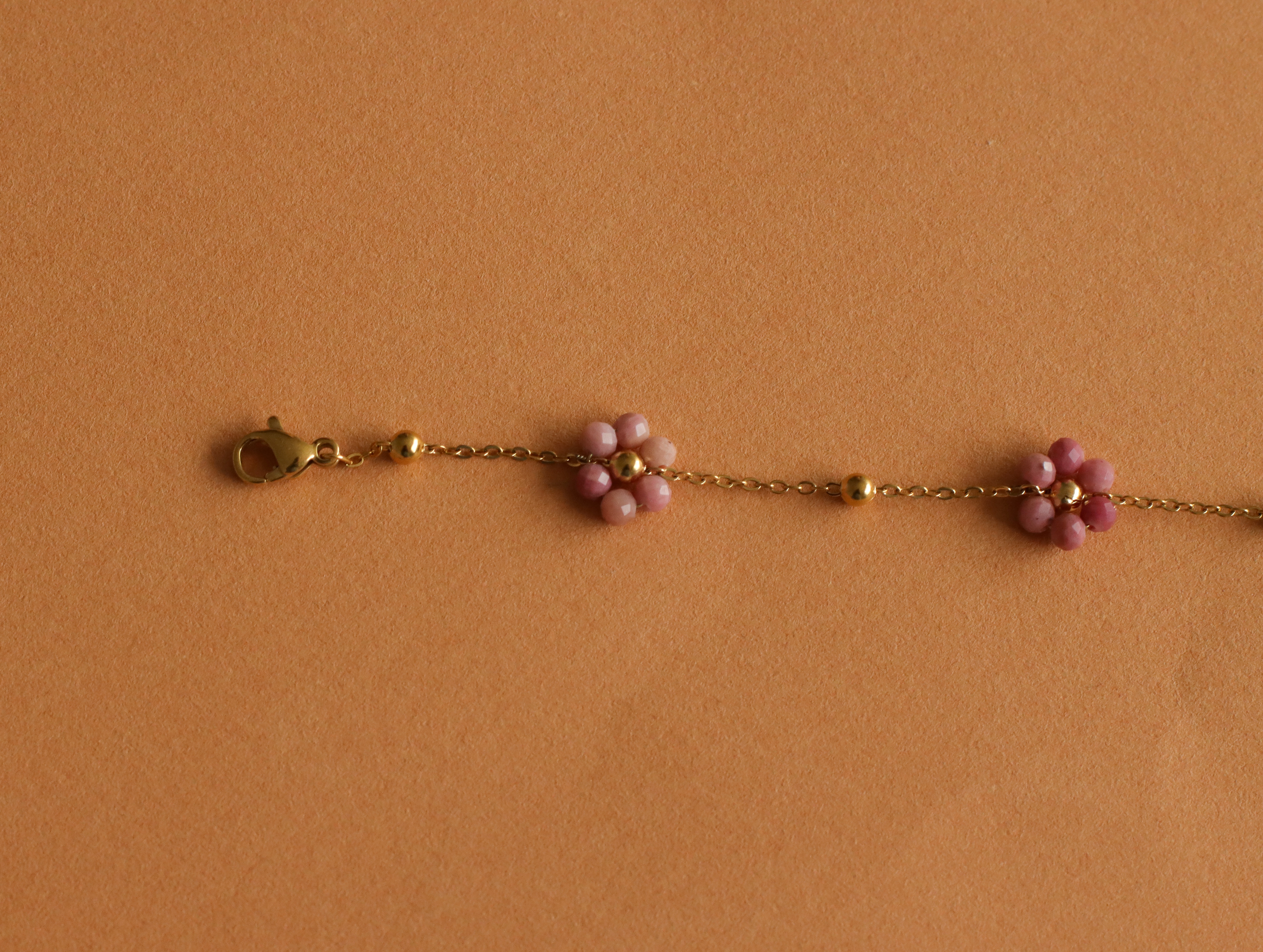 Collane con pietre naturali e charm a forma di lettera : Tappa 10 Collane con pietre naturali e charm a forma di lettera : Tappa 10