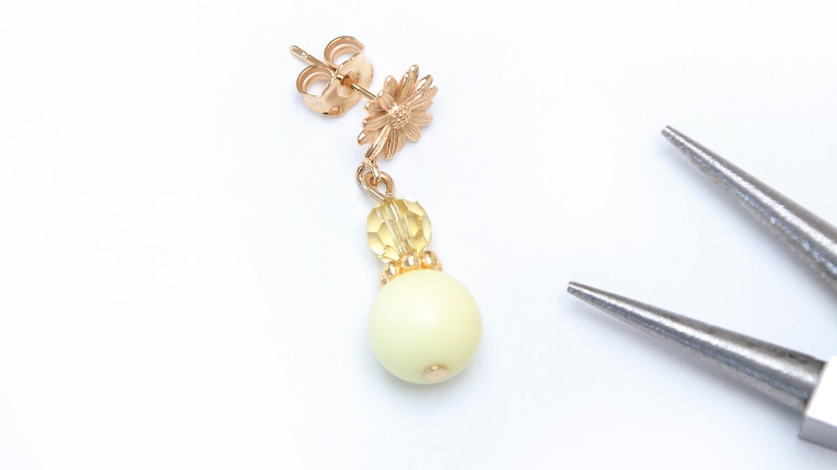 Orecchini di cristallo e perle colorate : Tappa 2 Orecchini di cristallo e perle colorate : Tappa 2