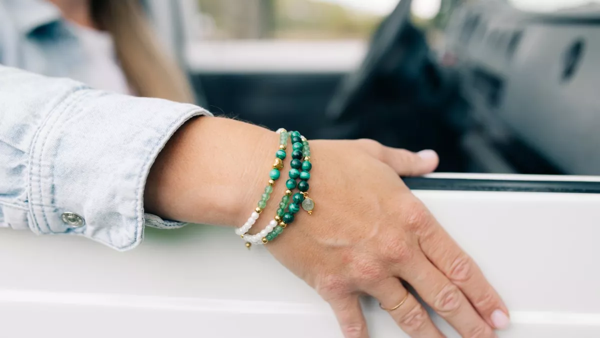 Schema Bracciale in malachite e avventurina con nodo scorrevole Schema Bracciale in malachite e avventurina con nodo scorrevole