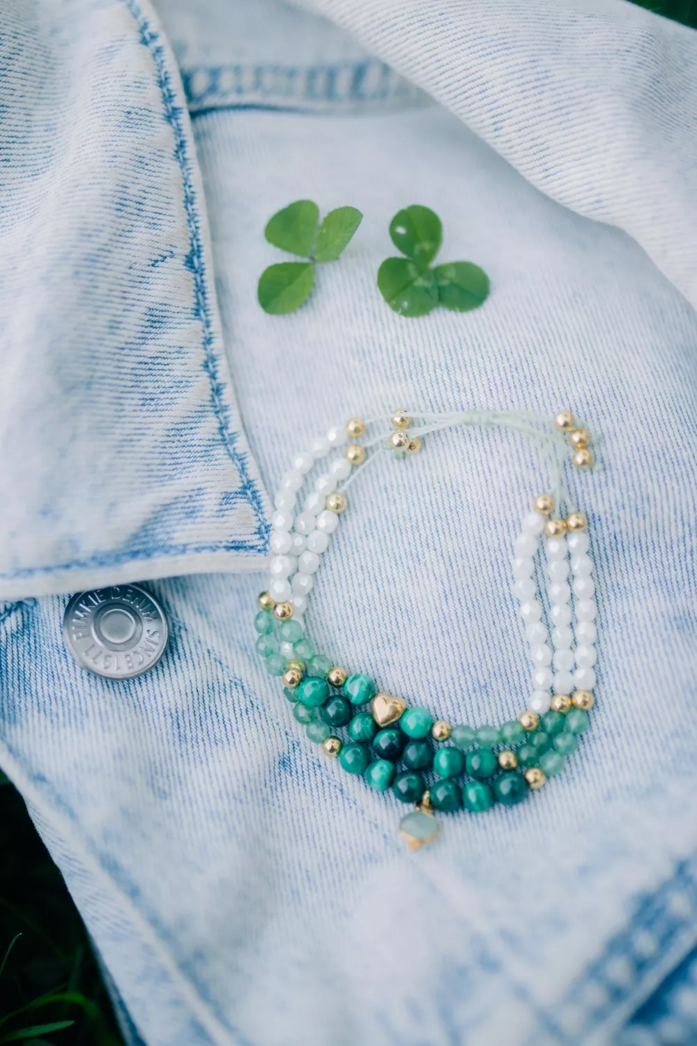 Schema Bracciale in malachite e avventurina con nodo scorrevole Schema Bracciale in malachite e avventurina con nodo scorrevole