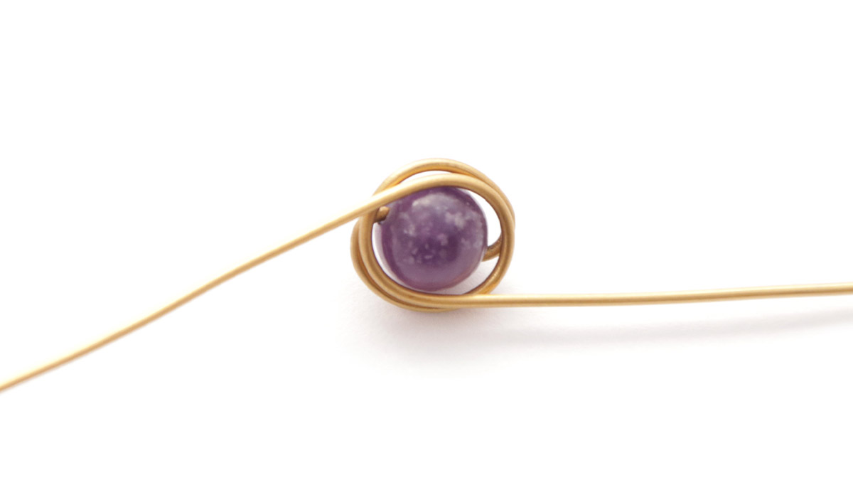 Anello in filo metallico con acquamarina : Tappa 4 Anello in filo metallico con acquamarina : Tappa 4