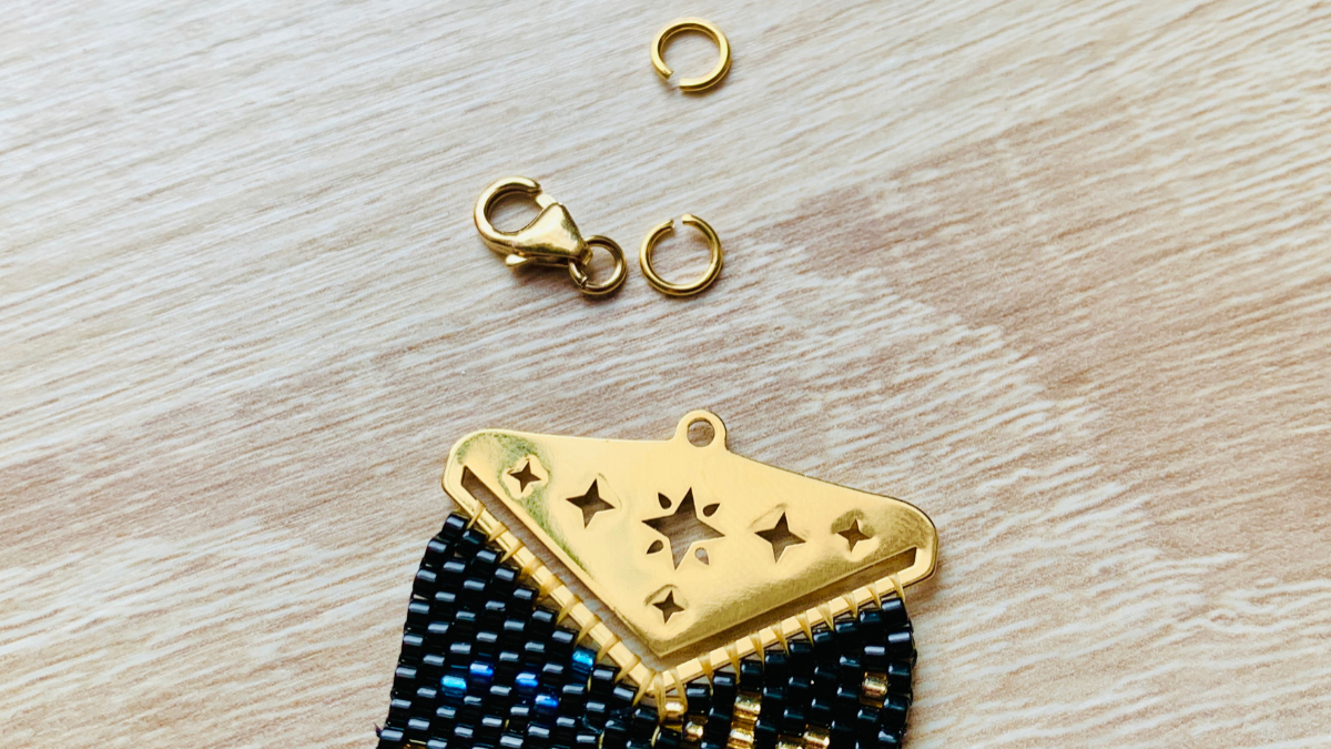 Braccialetto peyote dispari con suggerimenti per la tessitura Perles & Co : Tappa 9 Braccialetto peyote dispari con suggerimenti per la tessitura Perles & Co : Tappa 9