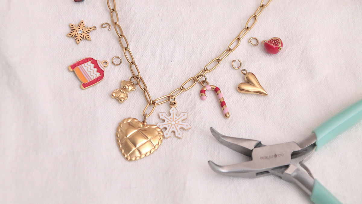 Collana invernale con charms in acciaio inossidabile : Tappa 3 Collana invernale con charms in acciaio inossidabile : Tappa 3