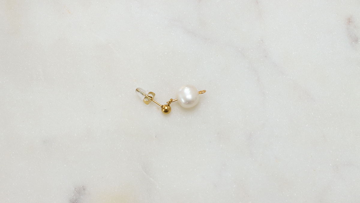 Orecchini pendenti con perle d'acqua dolce : Tappa 2 Orecchini pendenti con perle d'acqua dolce : Tappa 2