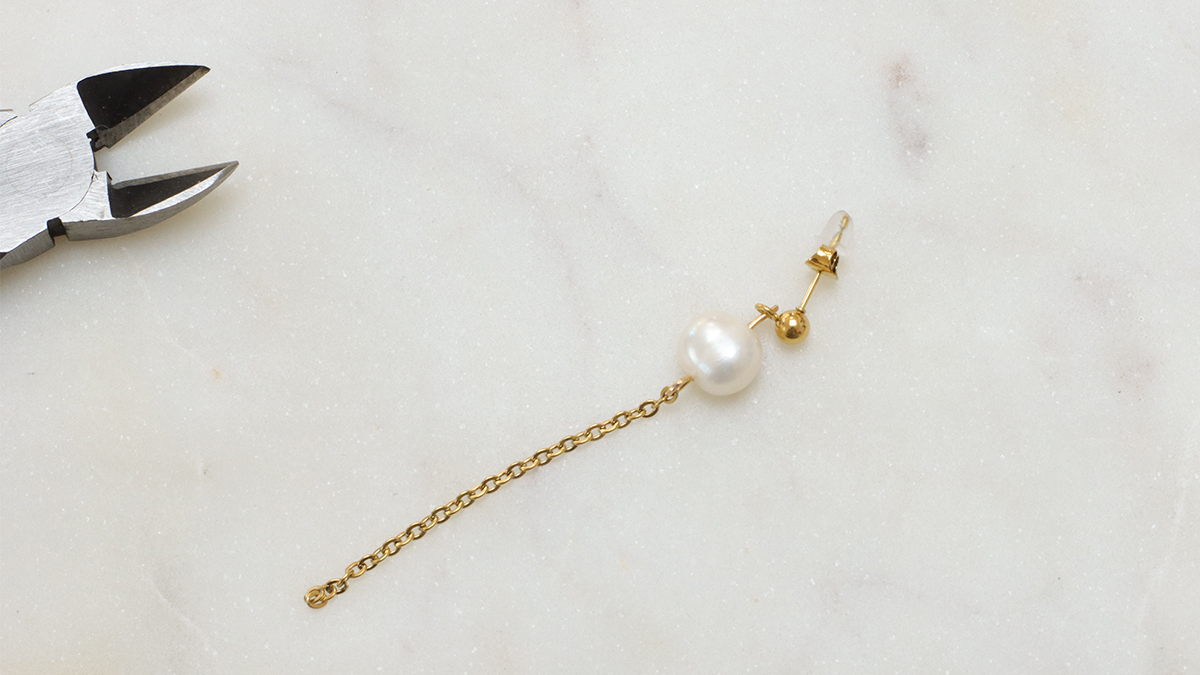 Orecchini pendenti con perle d'acqua dolce : Tappa 4 Orecchini pendenti con perle d'acqua dolce : Tappa 4