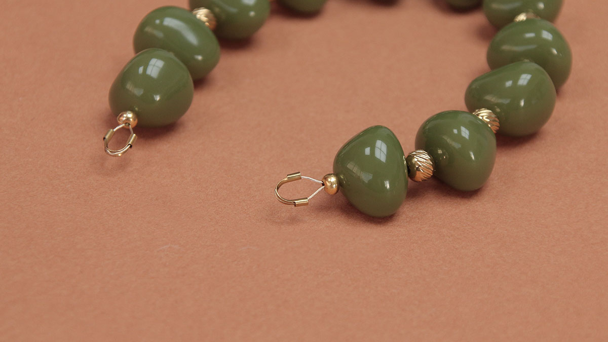 Bracciale in resina kaki con perline : Tappa 4 Bracciale in resina kaki con perline : Tappa 4