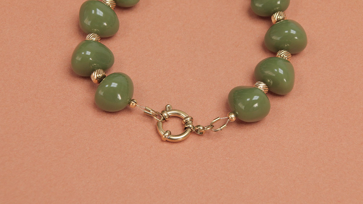 Bracciale in resina kaki con perline : Tappa 5 Bracciale in resina kaki con perline : Tappa 5